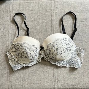 Victoria’s Secret lacy Dream Angels bra.